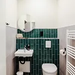 Neu Renoviert I Zentrale Eg-wohnung I 4 Personen, Salt Weißenfels