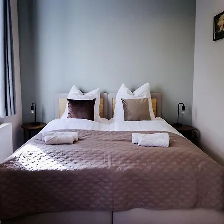 Neu Renoviert I Zentrale Eg-wohnung I 4 Personen, Salt * Вайсенфельс