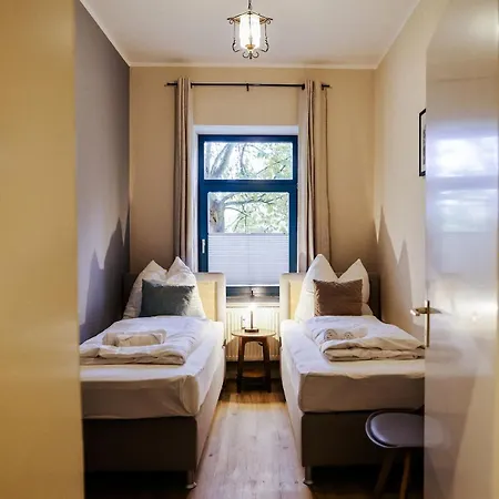 Neu Renoviert I Zentrale Eg-wohnung I 4 Personen, Salt Вайсенфельс