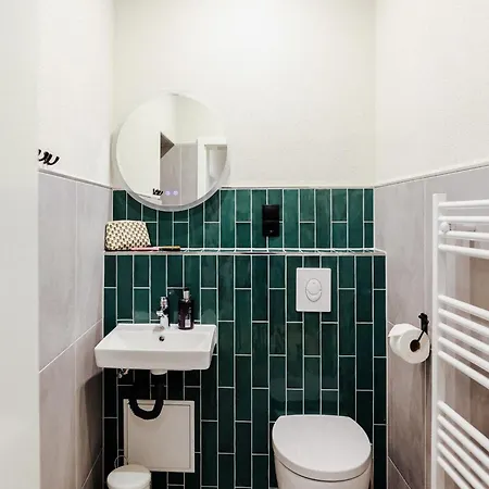 Neu Renoviert I Zentrale Eg-wohnung I 4 Personen, Salt Weißenfels