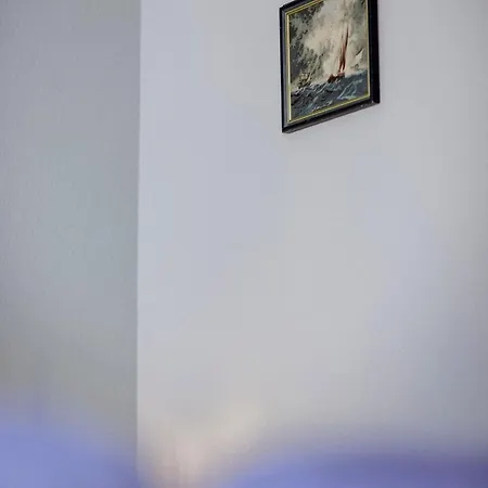 Neu Renoviert I Zentrale Eg-wohnung I 4 Personen, Salt