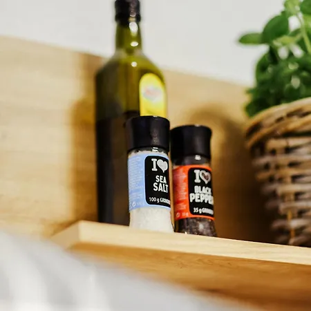 Апартаменты Neu Renoviert I Zentrale Eg-wohnung I 4 Personen, Salt *