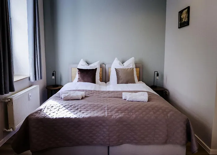 Neu Renoviert I Zentrale Eg-wohnung I 4 Personen, Salt * Weißenfels